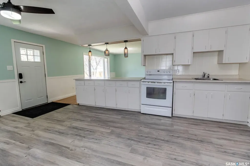 5342 5th Avenue Regina SK S4T 0M4