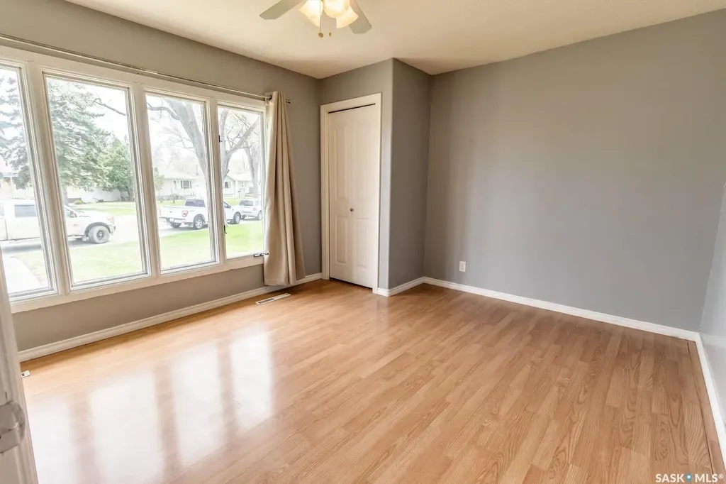 5342 5th Avenue Regina SK S4T 0M4