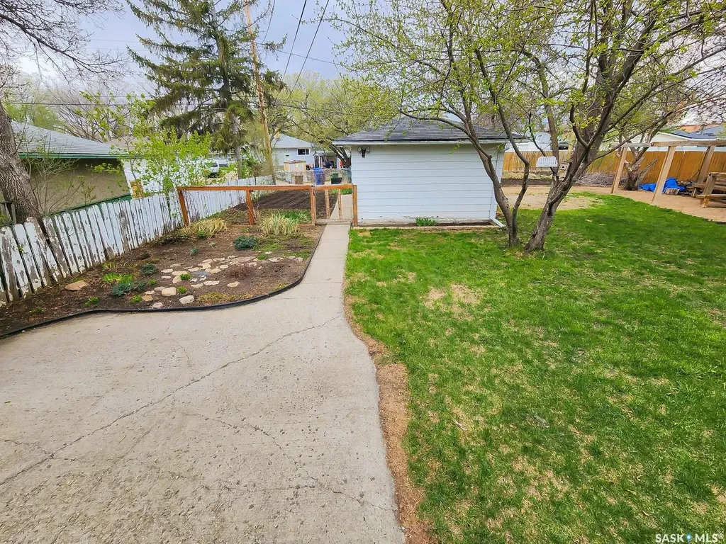 5342 5th Avenue Regina SK S4T 0M4