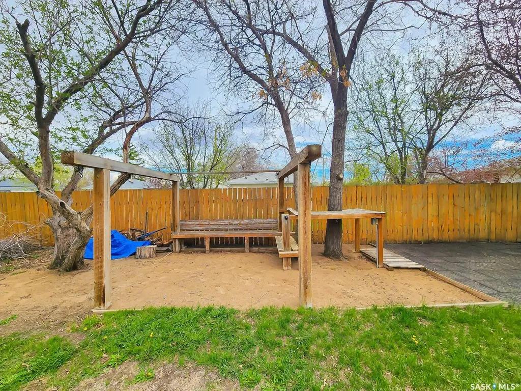 5342 5th Avenue Regina SK S4T 0M4