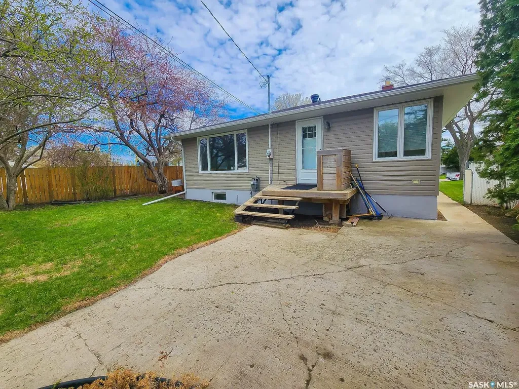 5342 5th Avenue Regina SK S4T 0M4