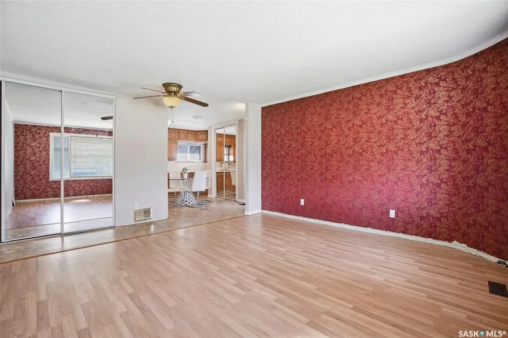 721 H Avenue S Saskatoon SK S7M 1X2