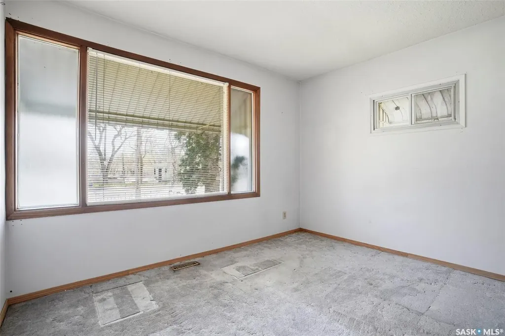 721 H Avenue S Saskatoon SK S7M 1X2