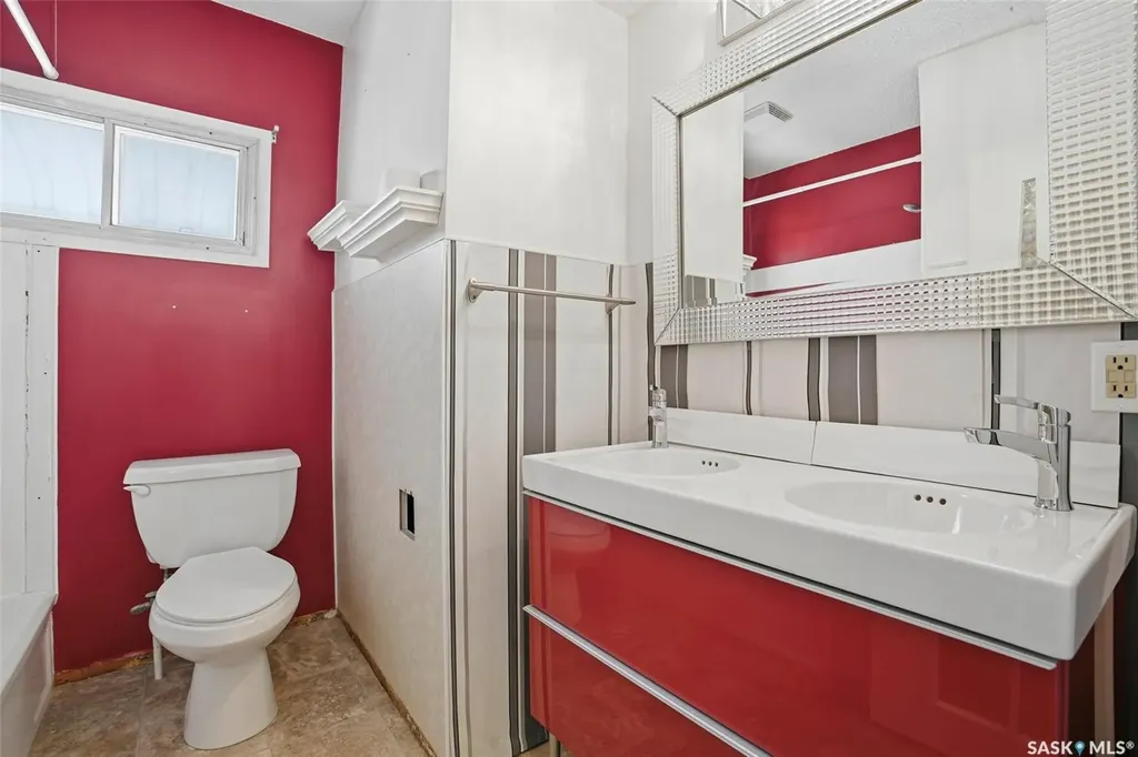 721 H Avenue S Saskatoon SK S7M 1X2