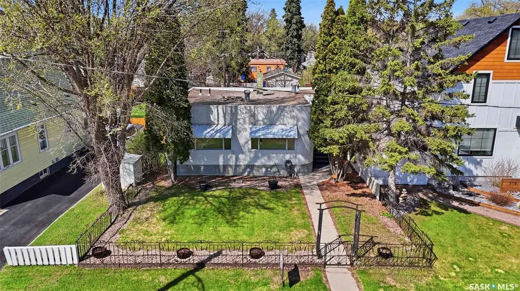 721 H Avenue S Saskatoon SK S7M 1X2