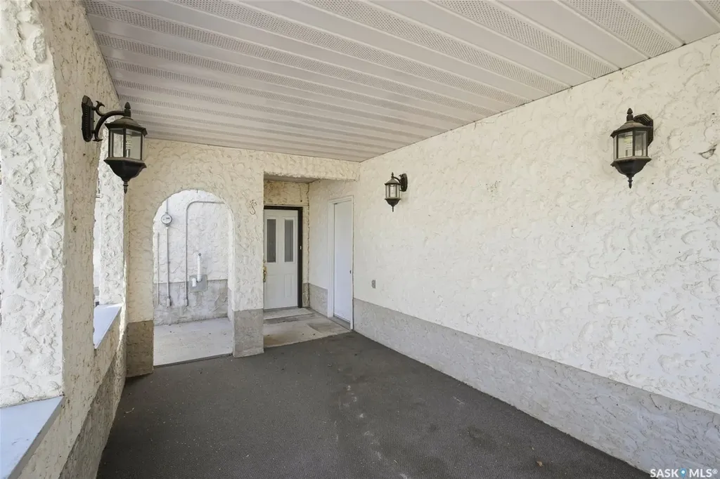 721 H Avenue S Saskatoon SK S7M 1X2