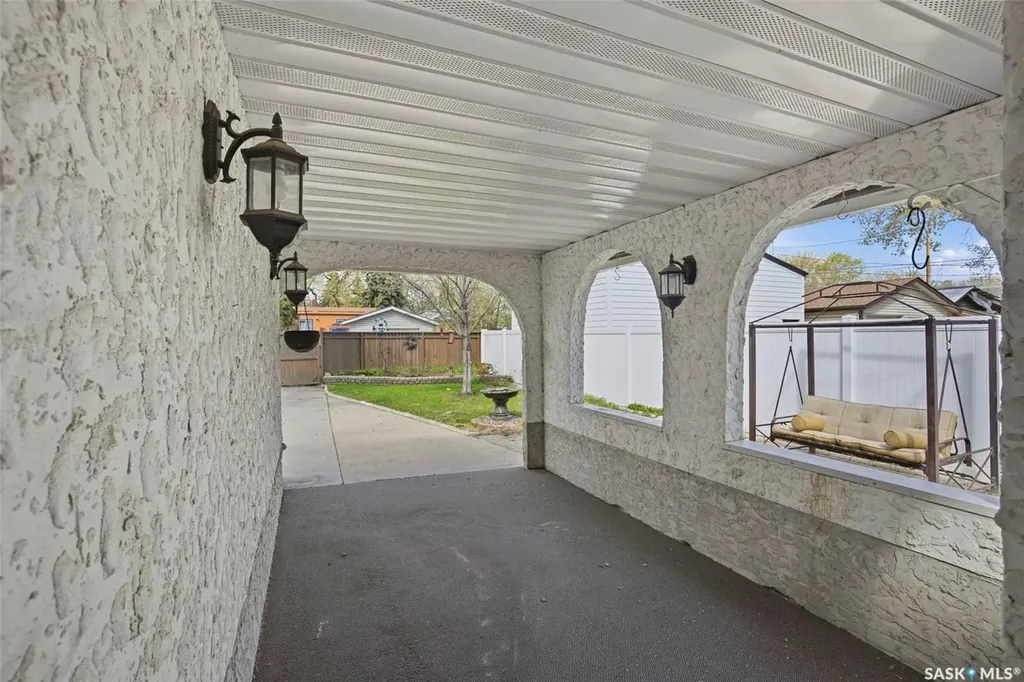 721 H Avenue S Saskatoon SK S7M 1X2