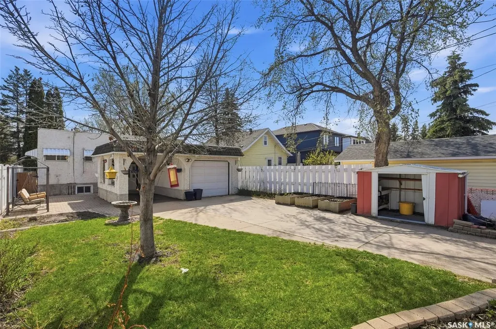 721 H Avenue S Saskatoon SK S7M 1X2