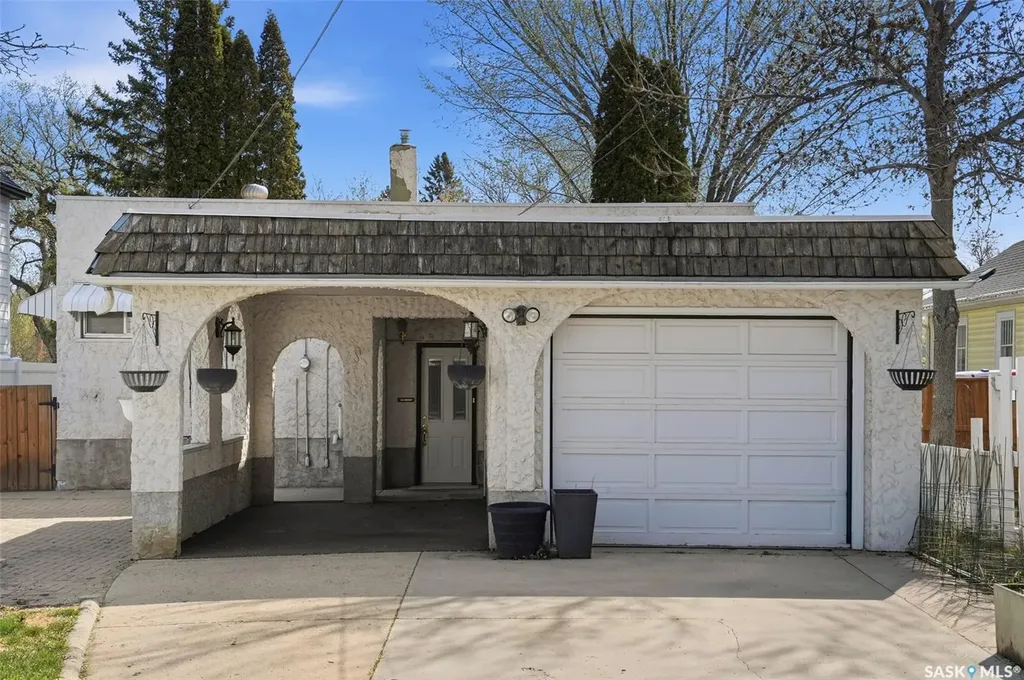 721 H Avenue S Saskatoon SK S7M 1X2