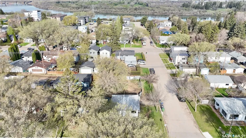 2102 Herman Avenue Saskatoon SK S7M 0N2