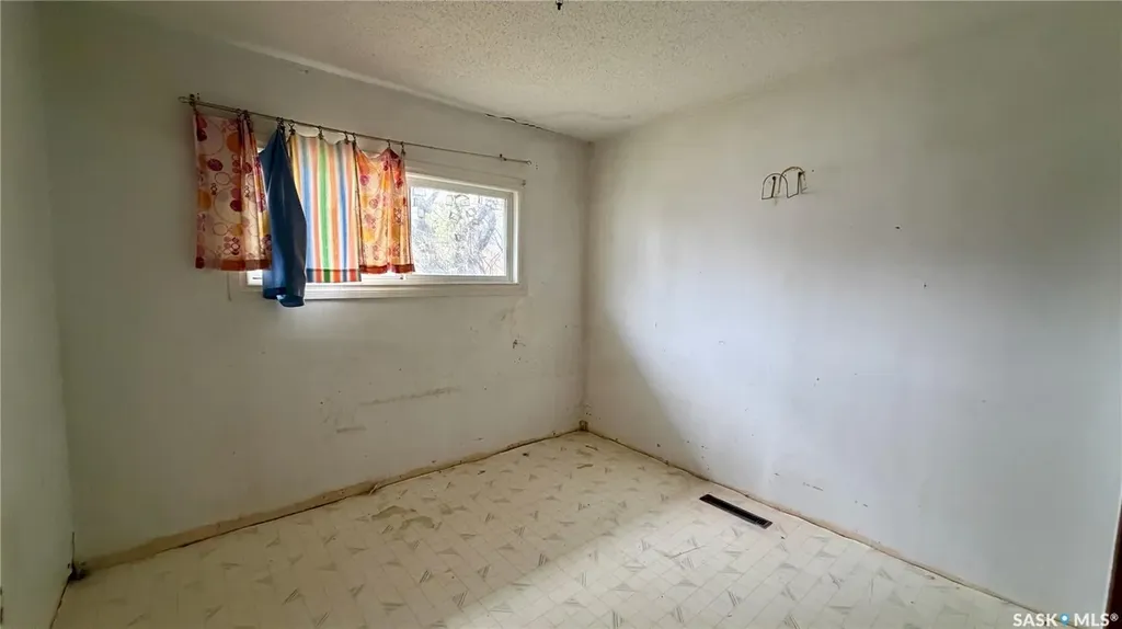 2102 Herman Avenue Saskatoon SK S7M 0N2