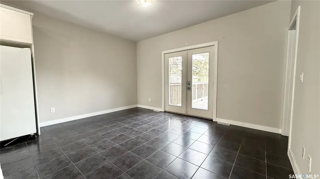 419 S Avenue S Saskatoon SK S7M 3A3