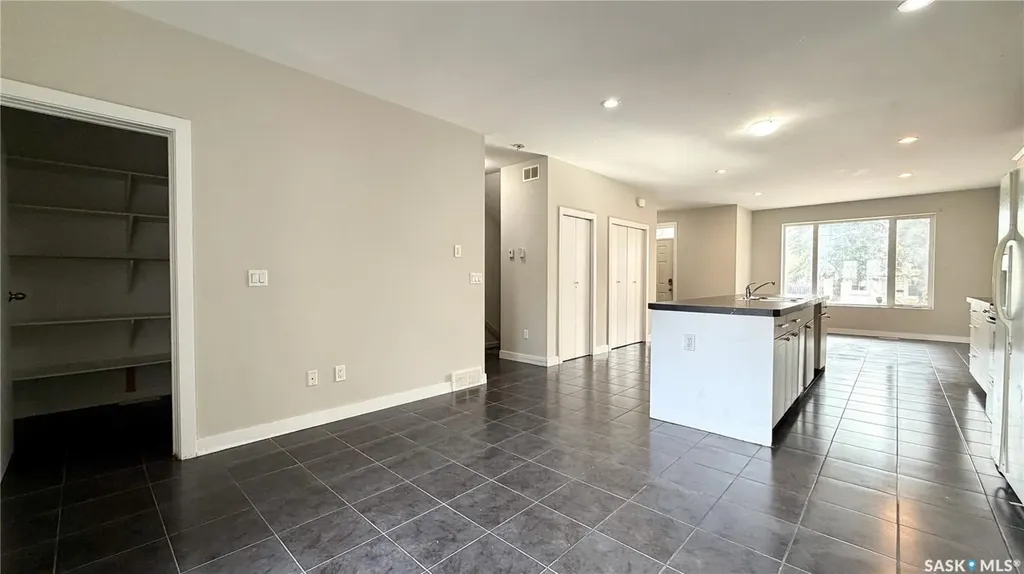 419 S Avenue S Saskatoon SK S7M 3A3