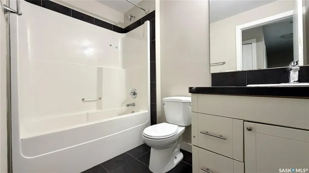 419 S Avenue S Saskatoon SK S7M 3A3