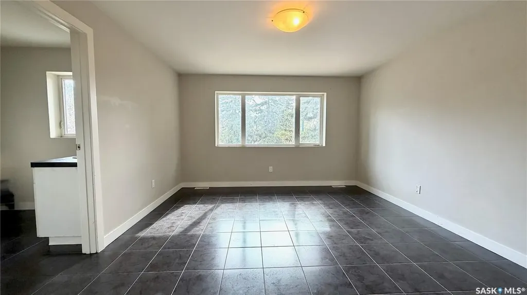 419 S Avenue S Saskatoon SK S7M 3A3