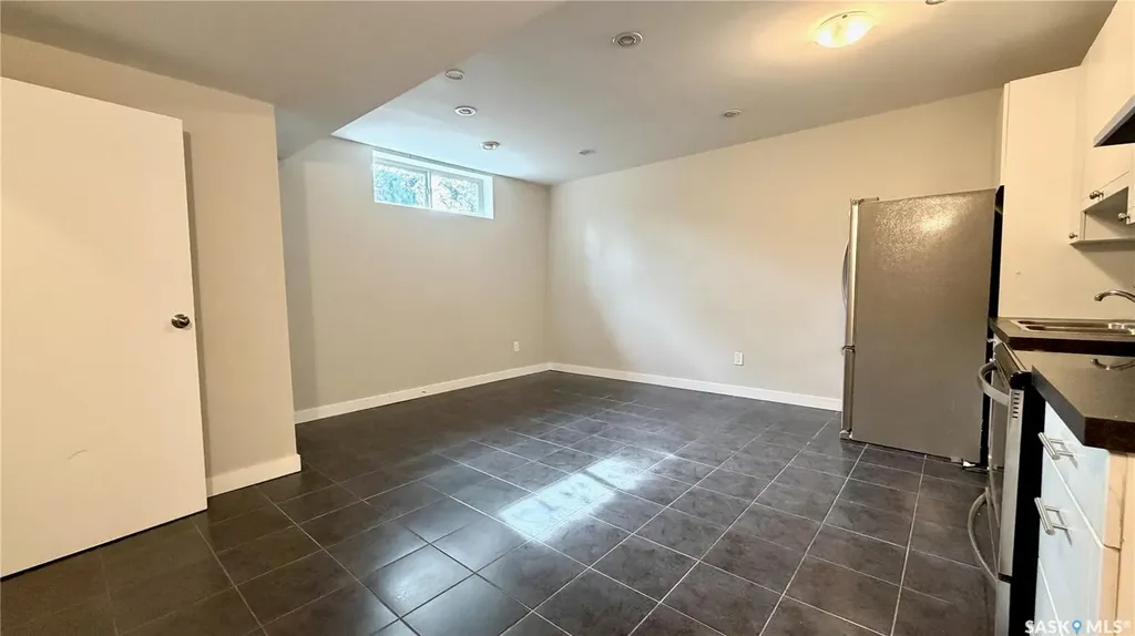 419 S Avenue S Saskatoon SK S7M 3A3