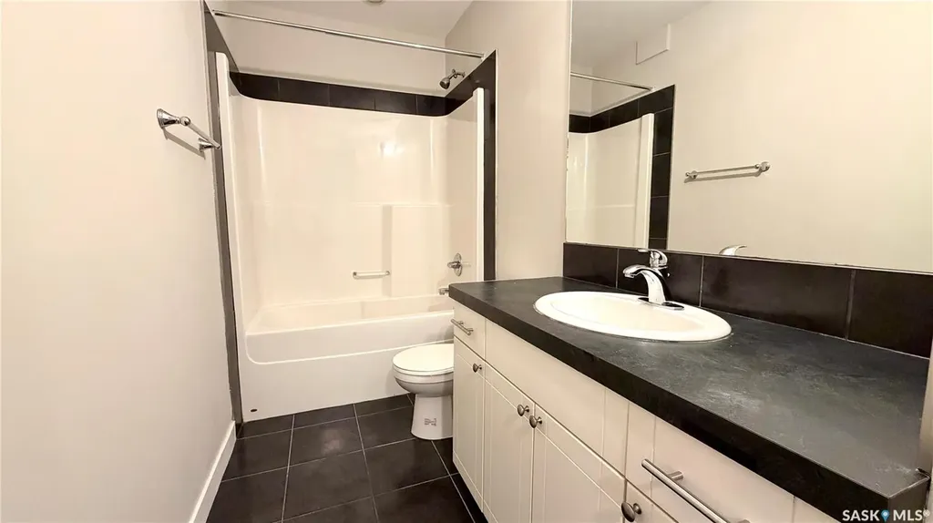 419 S Avenue S Saskatoon SK S7M 3A3