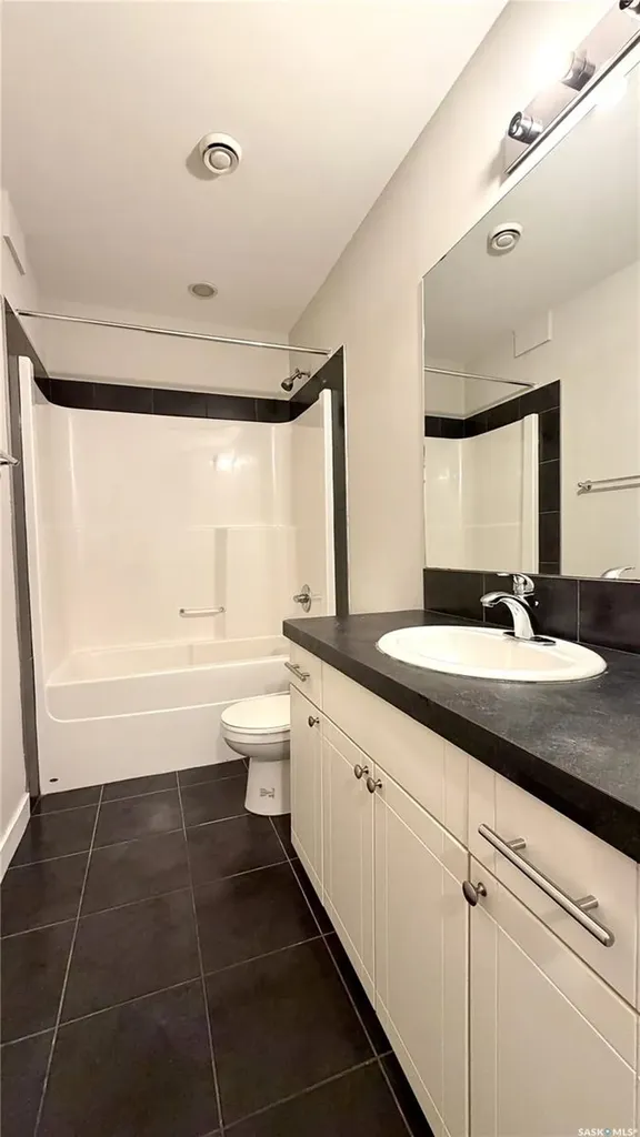 419 S Avenue S Saskatoon SK S7M 3A3