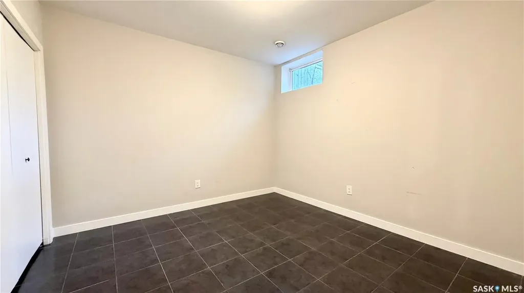 419 S Avenue S Saskatoon SK S7M 3A3