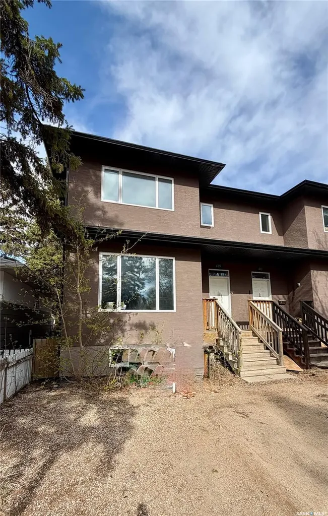 419 S Avenue S Saskatoon SK S7M 3A3