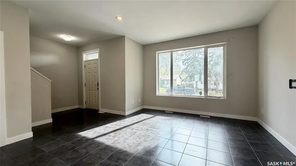 419 S Avenue S Saskatoon SK S7M 3A3
