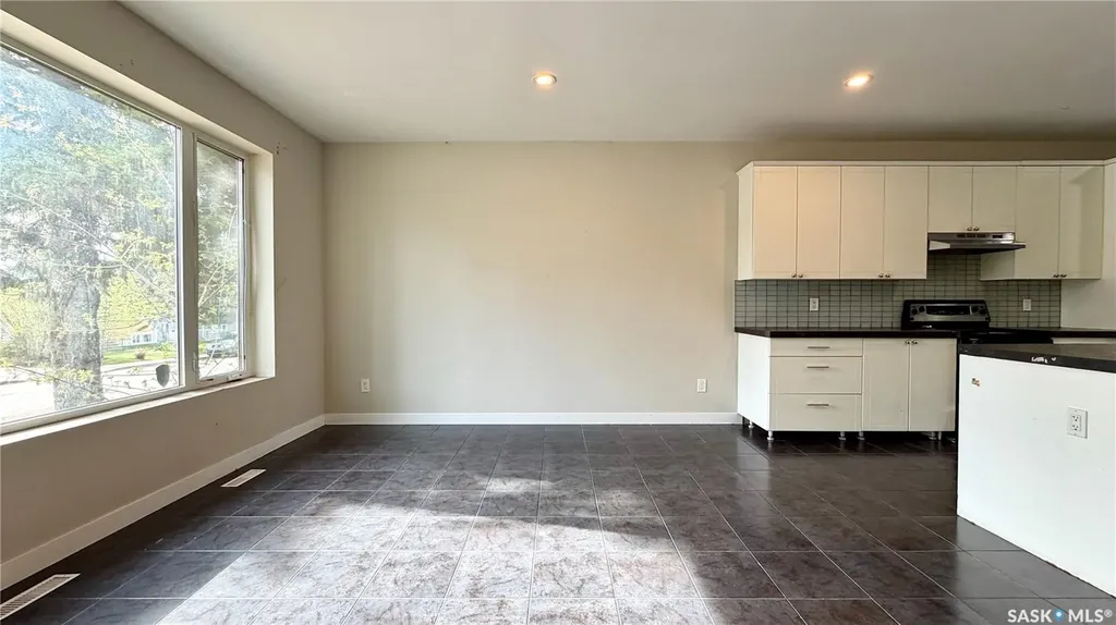 419 S Avenue S Saskatoon SK S7M 3A3