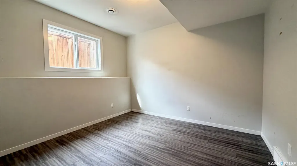 215 V Avenue N Saskatoon SK S7L 3E5