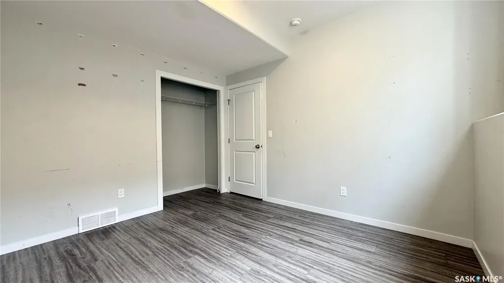 215 V Avenue N Saskatoon SK S7L 3E5