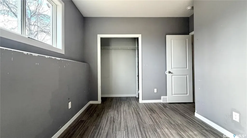 215 V Avenue N Saskatoon SK S7L 3E5