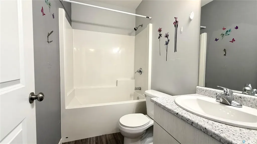 215 V Avenue N Saskatoon SK S7L 3E5