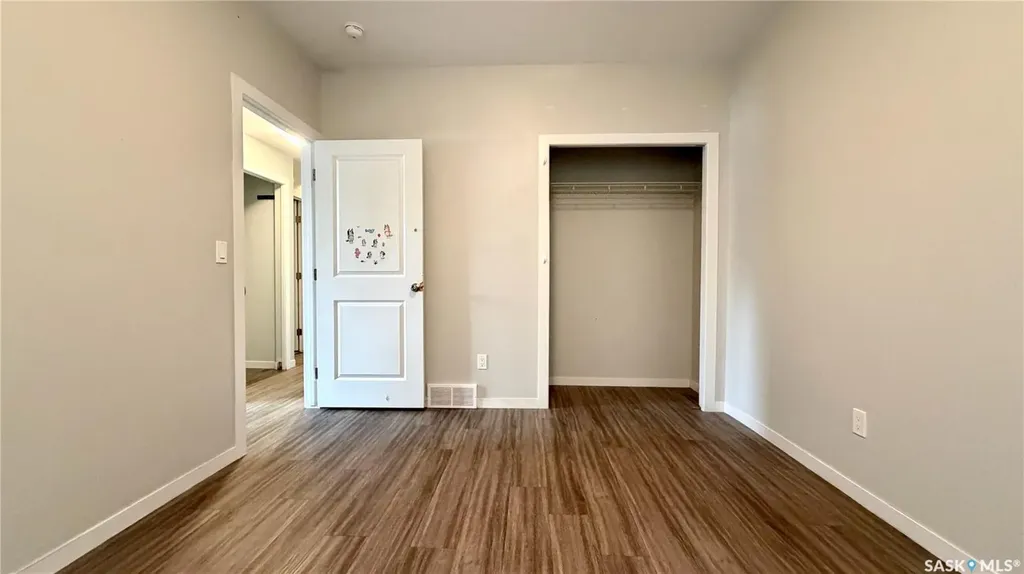215 V Avenue N Saskatoon SK S7L 3E5