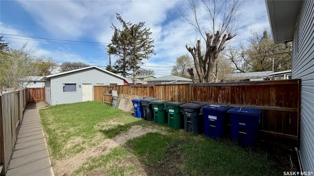 215 V Avenue N Saskatoon SK S7L 3E5