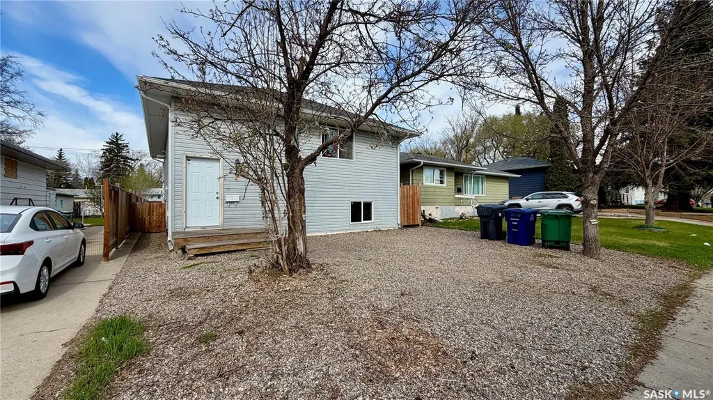 215 V Avenue N Saskatoon SK S7L 3E5