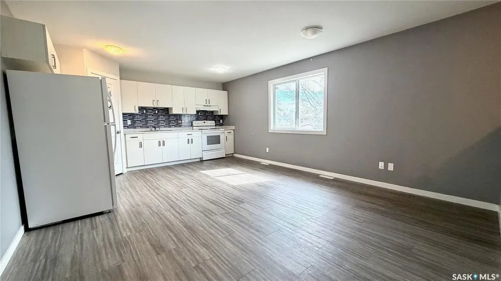 215 V Avenue N Saskatoon SK S7L 3E5