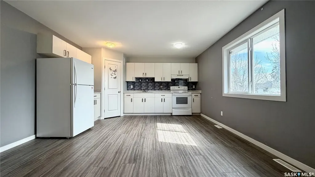 215 V Avenue N Saskatoon SK S7L 3E5