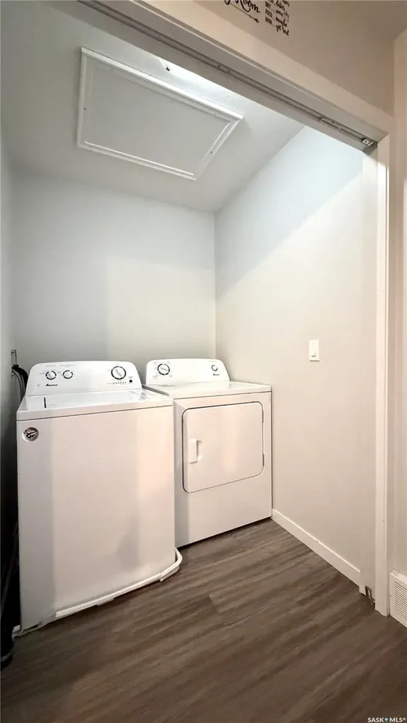 215 V Avenue N Saskatoon SK S7L 3E5