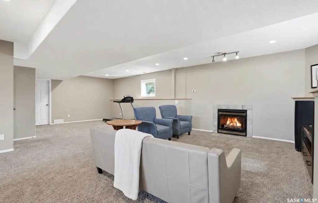 502 Le May Crescent Saskatoon SK S7S 1L1