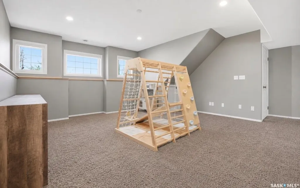 502 Le May Crescent Saskatoon SK S7S 1L1