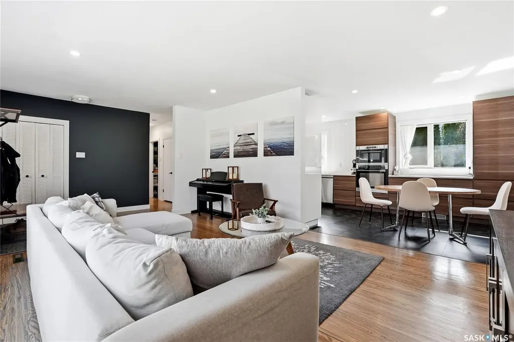 1918 Ewart Avenue Saskatoon SK S7J 1X7