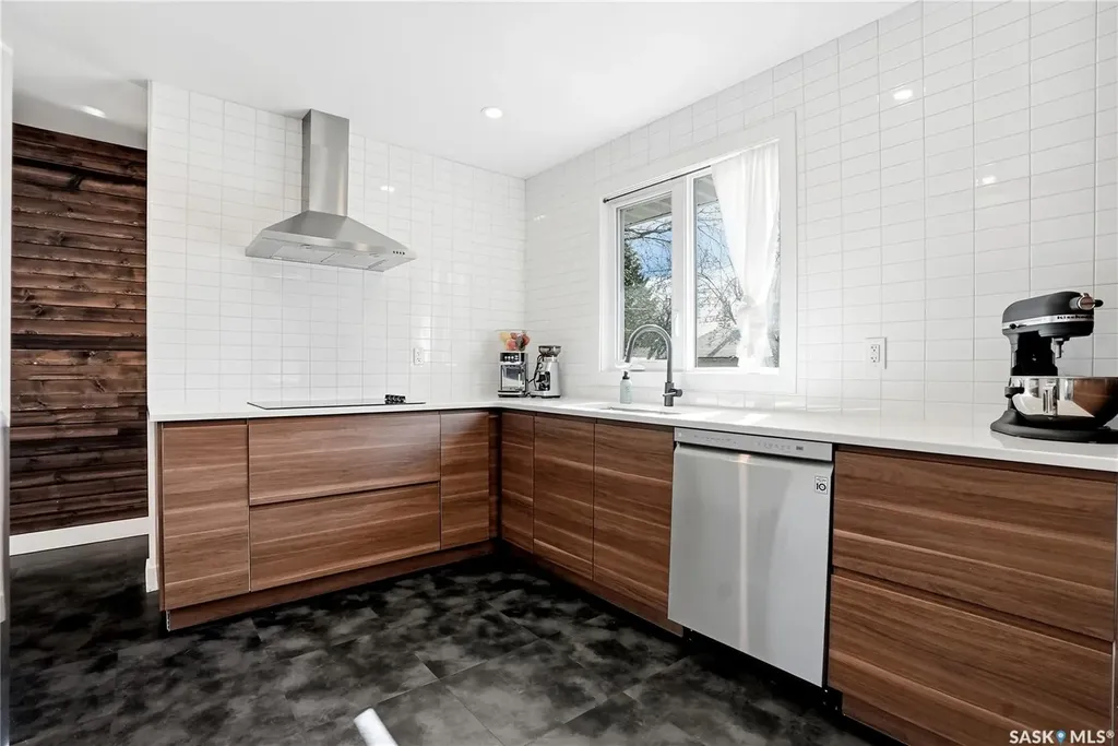 1918 Ewart Avenue Saskatoon SK S7J 1X7