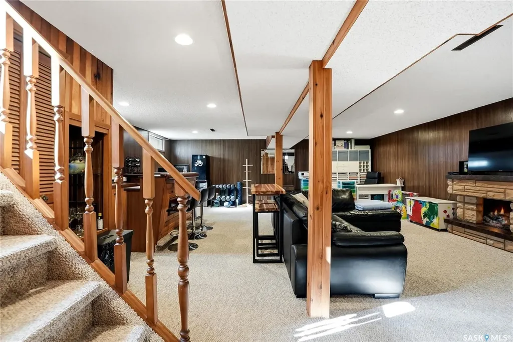 1918 Ewart Avenue Saskatoon SK S7J 1X7