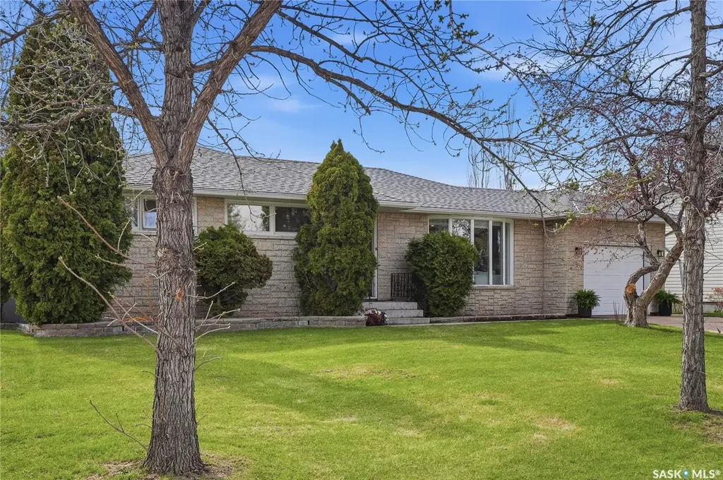 1918 Ewart Avenue Saskatoon SK S7J 1X7