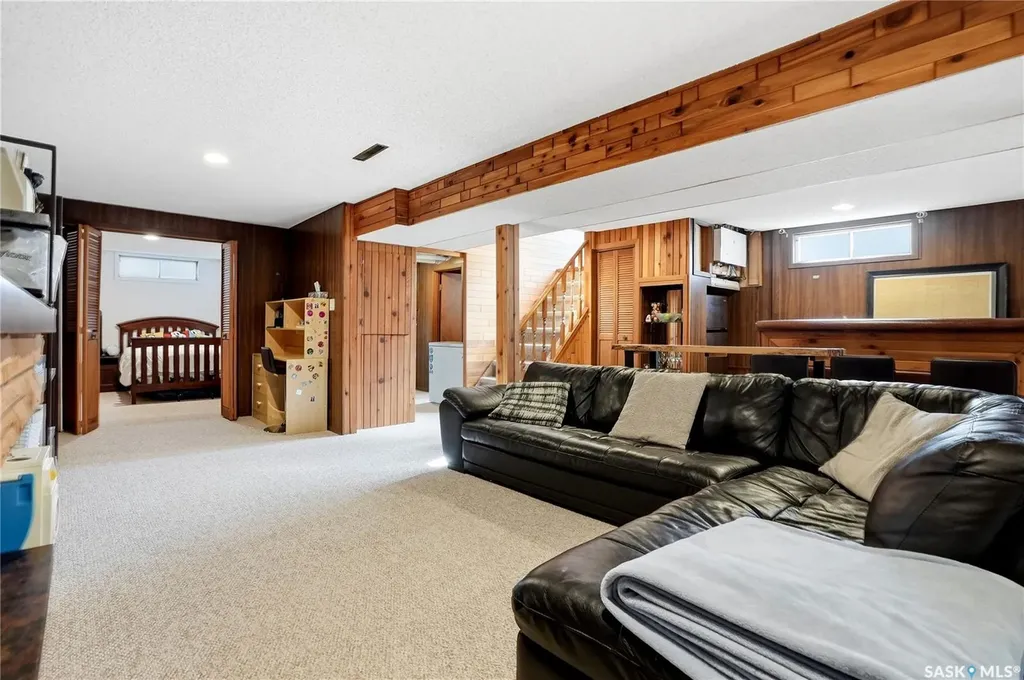 1918 Ewart Avenue Saskatoon SK S7J 1X7