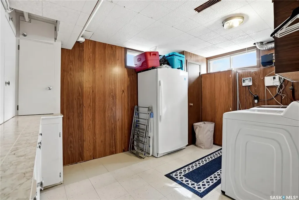 1918 Ewart Avenue Saskatoon SK S7J 1X7