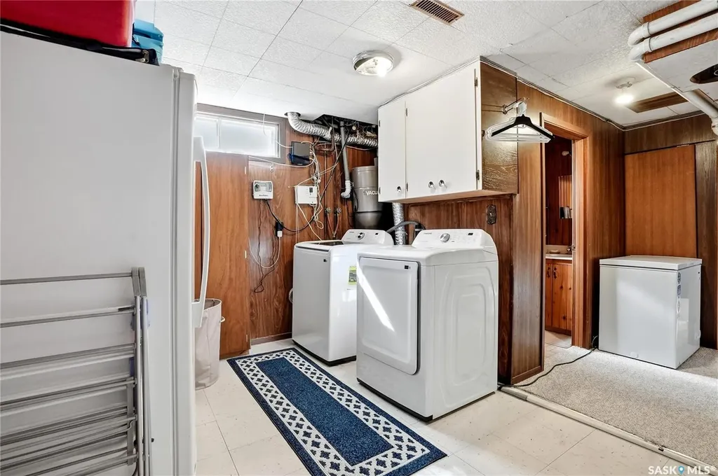 1918 Ewart Avenue Saskatoon SK S7J 1X7