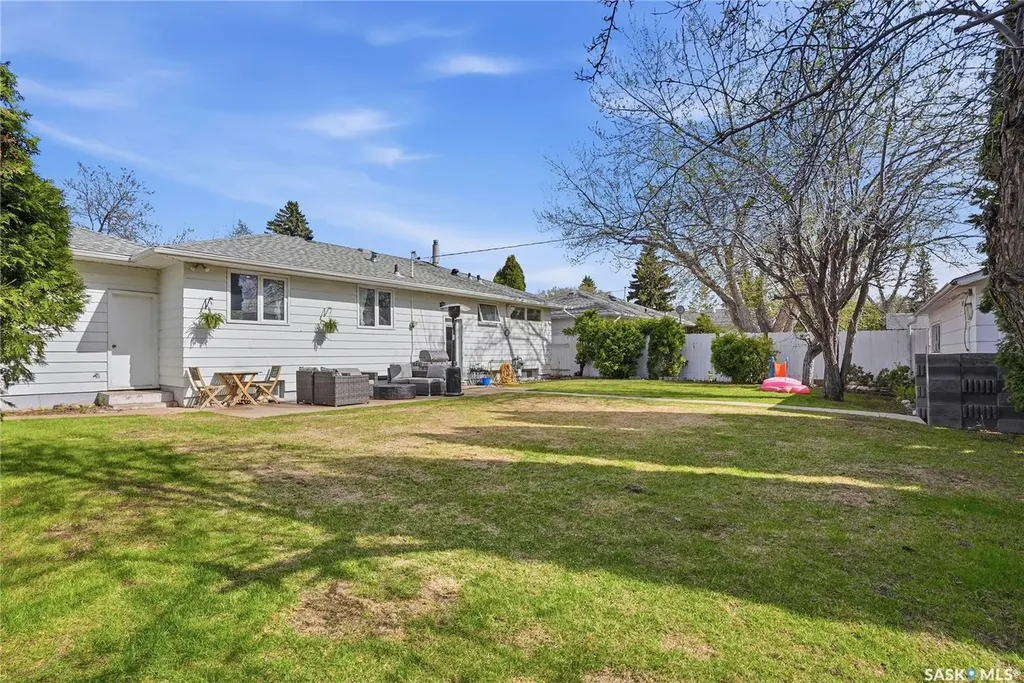 1918 Ewart Avenue Saskatoon SK S7J 1X7