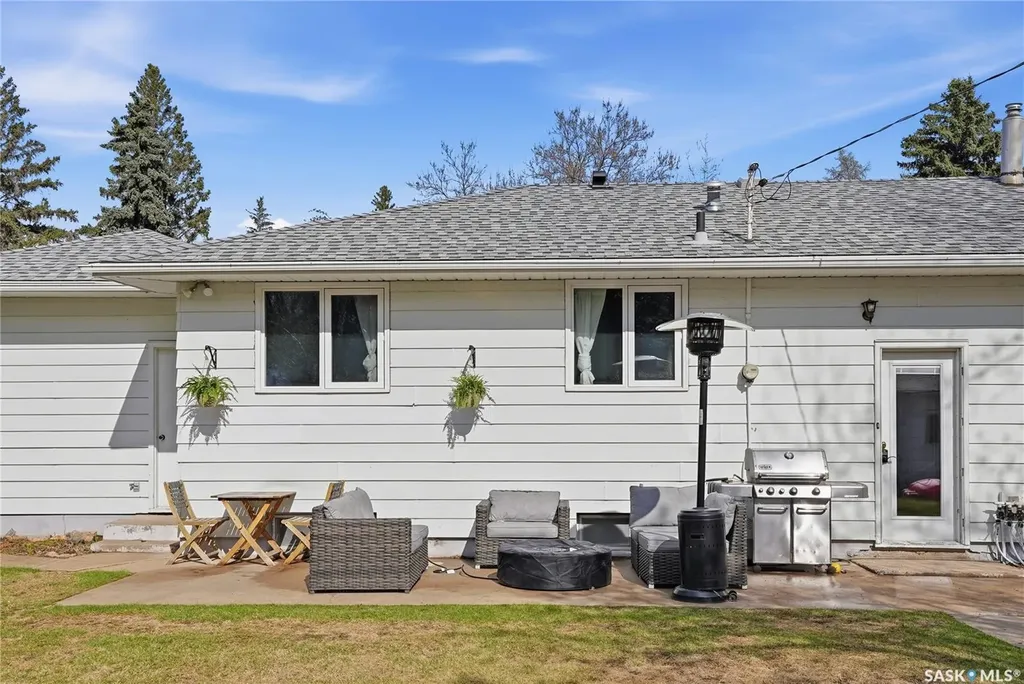 1918 Ewart Avenue Saskatoon SK S7J 1X7