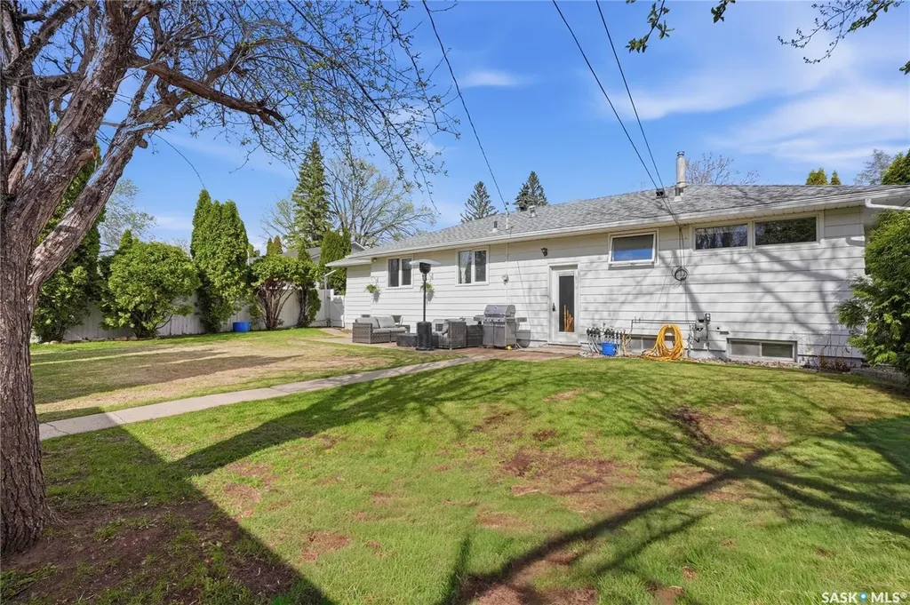 1918 Ewart Avenue Saskatoon SK S7J 1X7