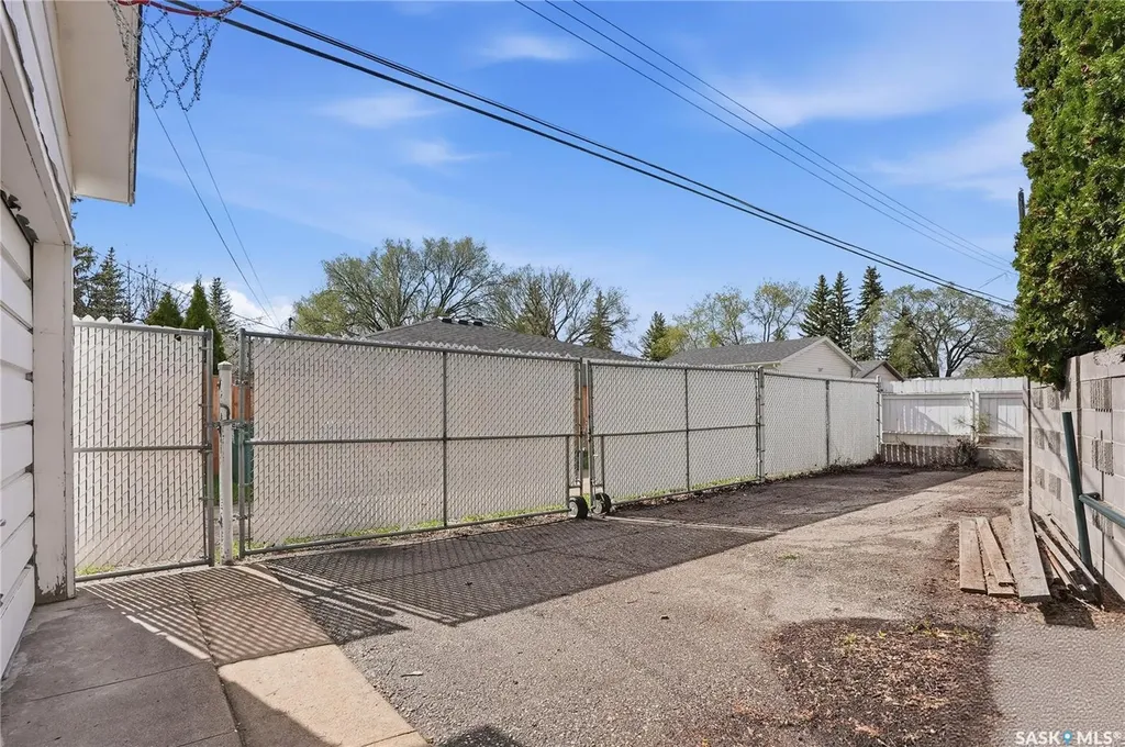 1918 Ewart Avenue Saskatoon SK S7J 1X7