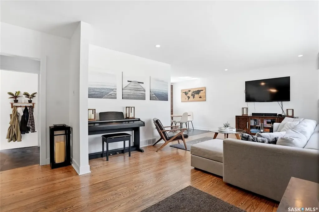 1918 Ewart Avenue Saskatoon SK S7J 1X7